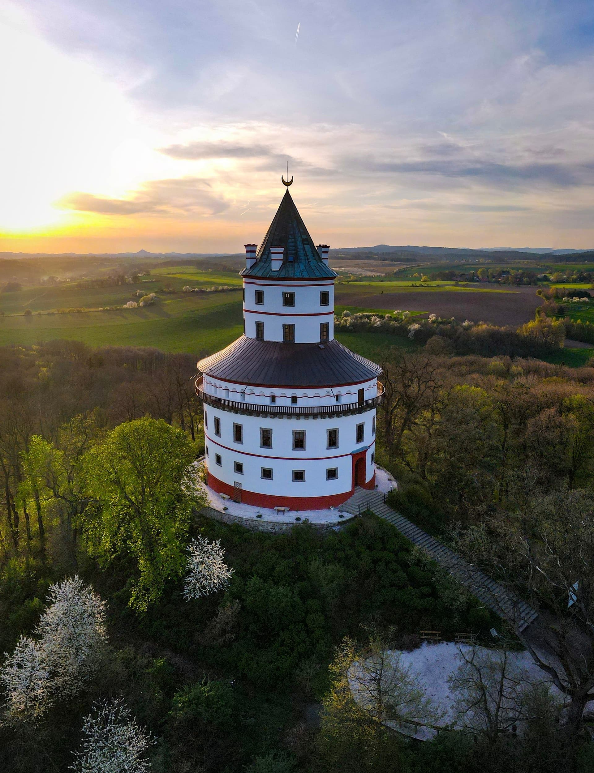 Letecký záběr krajiny Českého ráje